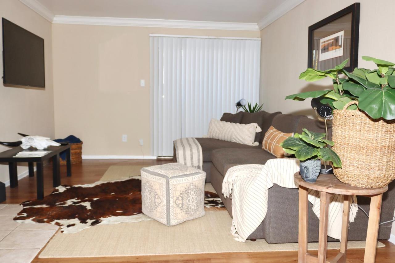 Chic Boho Cottage -Self Check In, Fully Furnished, & Free Parking 休斯敦 外观 照片