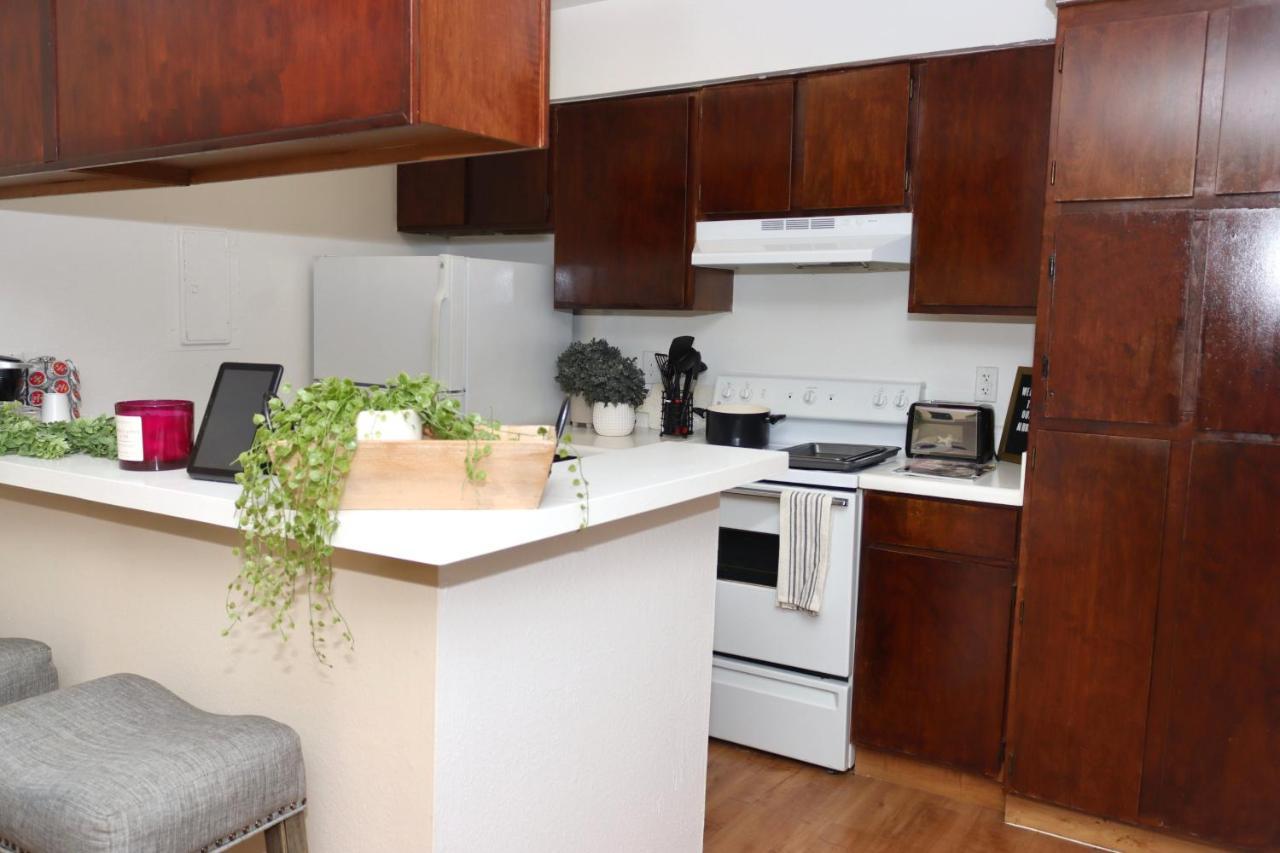 Chic Boho Cottage -Self Check In, Fully Furnished, & Free Parking 休斯敦 外观 照片