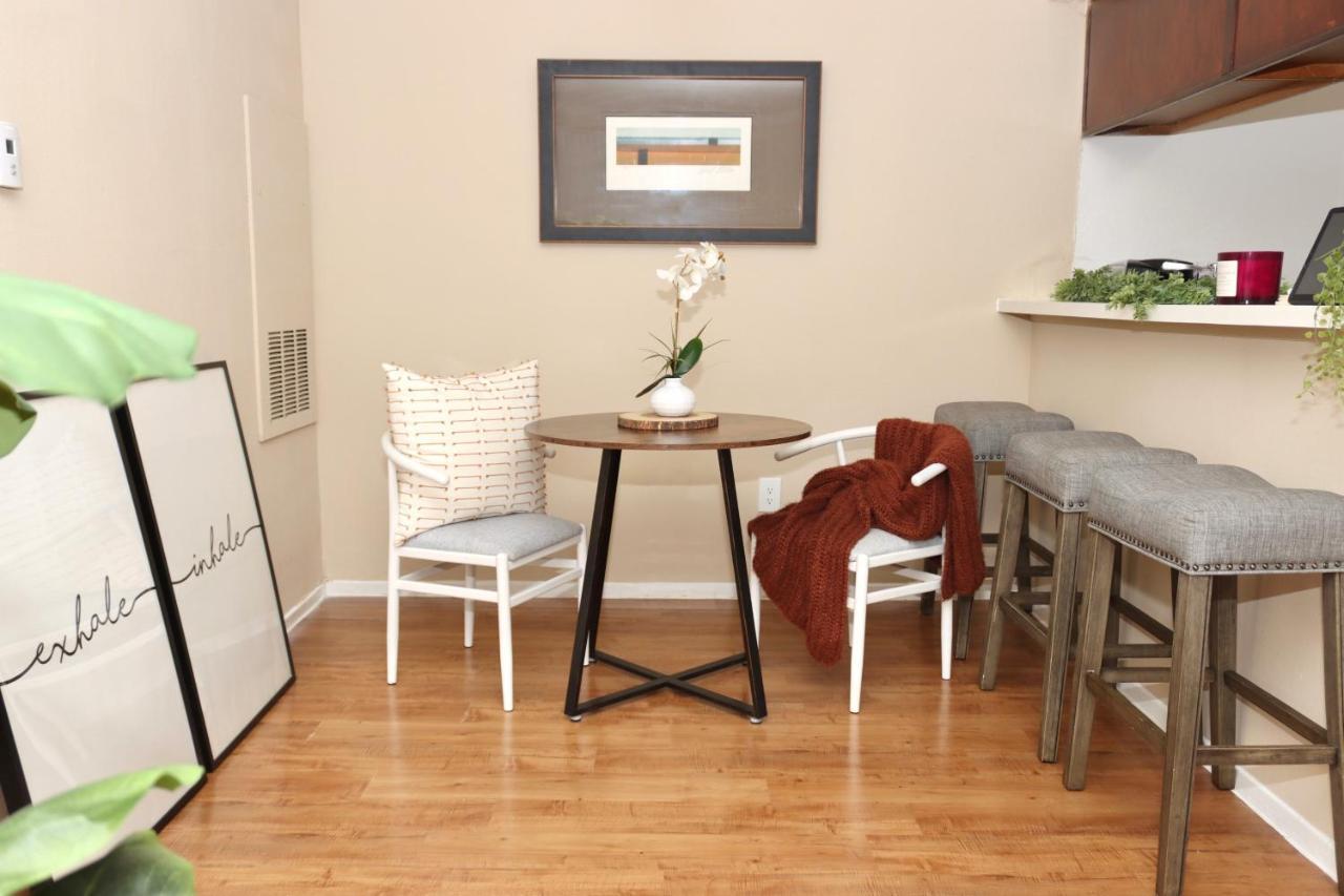 Chic Boho Cottage -Self Check In, Fully Furnished, & Free Parking 休斯敦 外观 照片