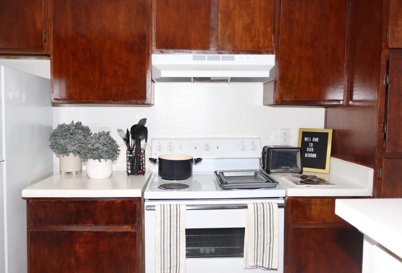 Chic Boho Cottage -Self Check In, Fully Furnished, & Free Parking 休斯敦 外观 照片
